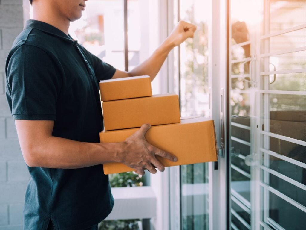 Parcel Delivery Services in Hornchurch, London